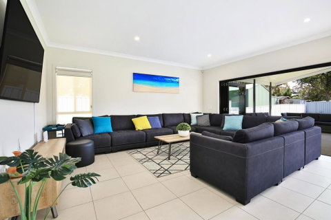 Adriatic Jervis Bay - 2 Min Walk To Beach - Family Friendly - Accommodation Great Ocean Road 1