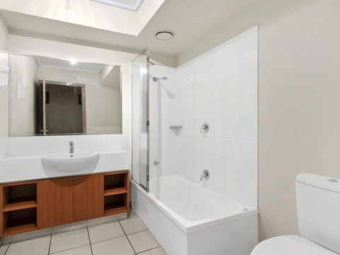 APARTMENT 29 PACIFIC APARTMENTS - Grand Escape With Ocean Views - Accommodation Great Ocean Road 1
