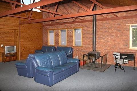 Apollo Bay Backpackers Lodge - Accommodation Great Ocean Road 1