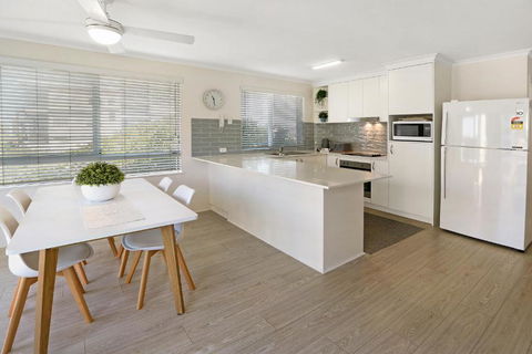 MAINSAIL8- MOOLOOLABA BEACH - Accommodation Great Ocean Road 0
