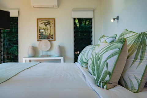 MANDALAY ESCAPE, SECLUSION & SERENITY WITH A POOL - Accommodation Great Ocean Road 2