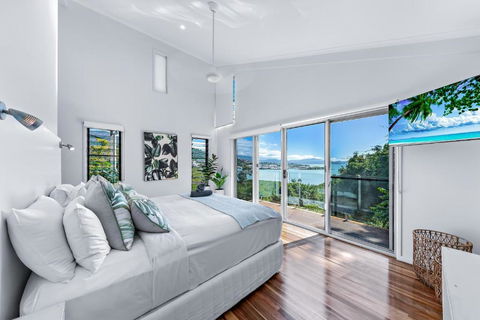 MANDALAY ESCAPE, SECLUSION & SERENITY WITH A POOL - Accommodation Great Ocean Road 0