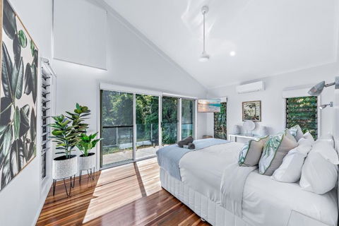 MANDALAY ESCAPE, SECLUSION & SERENITY WITH A POOL - Accommodation Great Ocean Road 1
