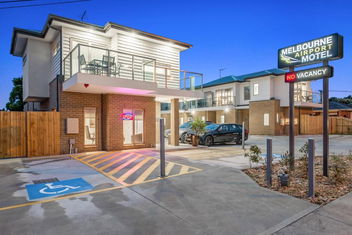 Melbourne Airport Motel with Accommodation Great Ocean Road