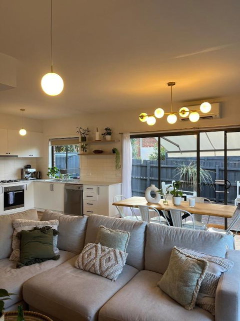 Melbourne Home Close To Airport & Train Station - Accommodation Great Ocean Road 0