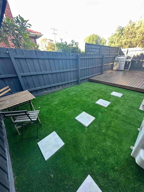 Melbourne Home Close To Airport & Train Station - Accommodation Great Ocean Road 3