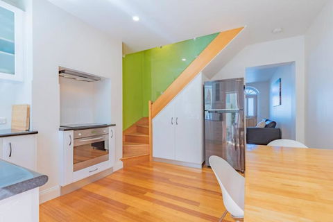 MELVINGTON BOUTIQUE APARTMENT IN HOBART CBD O - Accommodation Great Ocean Road 2
