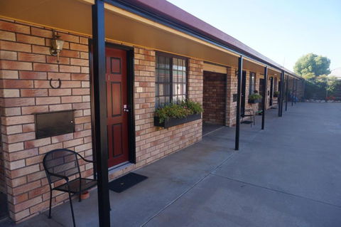 Miles Outback Motel - Accommodation Great Ocean Road 0
