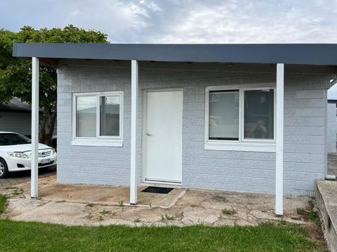 Modern 1 Bedroom Studio Free Parking Close To CBD - Accommodation Great Ocean Road 3