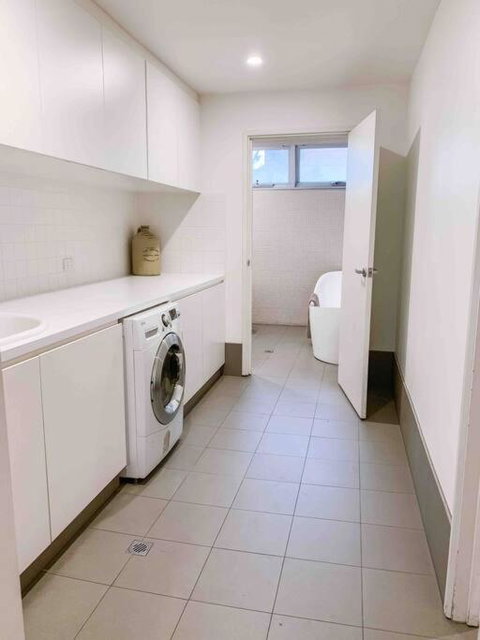 Modern House Close To CBD & Adelaide Oval - Accommodation Great Ocean Road 2