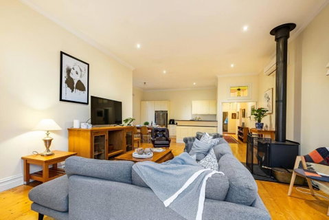 Montreux On High Country Feel Just 5 Minutes From Geelong CBD - Accommodation Great Ocean Road 2
