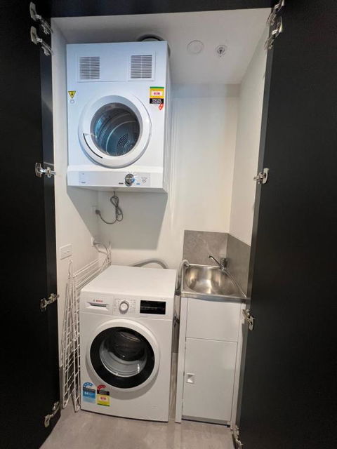 New Modern 1BR Apt Near Dickson - Accommodation Great Ocean Road 2