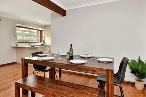 NEW PropertyBreezy Bayside Haven At Brightwaters - Accommodation Great Ocean Road 3