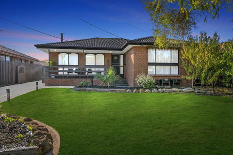 Newly Renovated House Near Melbourne Airport - Accommodation Great Ocean Road 2