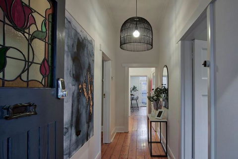 Morris And Eaton Cottages - 3BR WiFi Parking - Accommodation Great Ocean Road 3