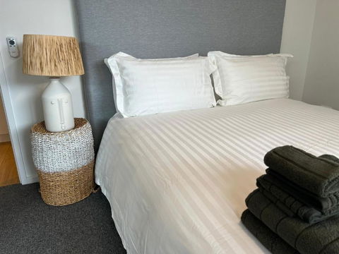 NEW BOUTIQUE 1bd Apt - Accommodation Great Ocean Road 3