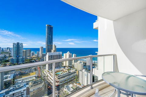 NEW Chevron Ocean Views Central Surfers. - Accommodation Great Ocean Road 0