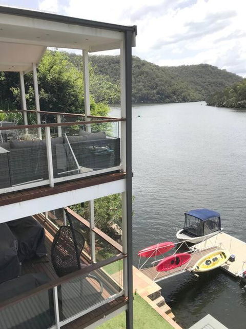 NINE At Berowra Waters, Luxury Waterfront With Hot Tub - Accommodation Great Ocean Road 3