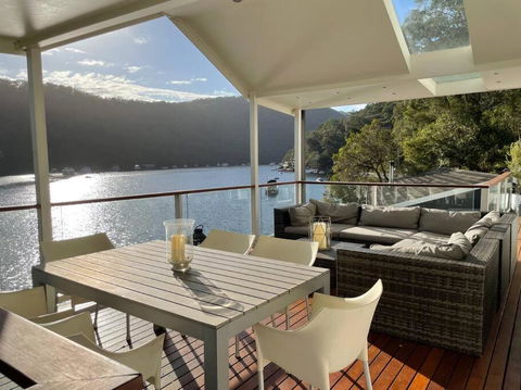 NINE At Berowra Waters, Luxury Waterfront With Hot Tub - Accommodation Great Ocean Road 1