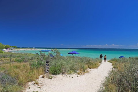 Ningaloo Club Backpackers - Accommodation Great Ocean Road 1