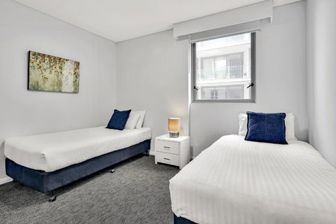 North Sydney Large Two Bedroom MIL2302 - Accommodation Great Ocean Road 2