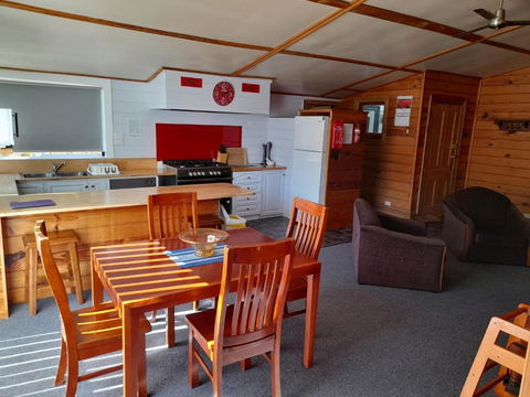 Old School Rocky Cape Guesthouse - Accommodation Great Ocean Road 3