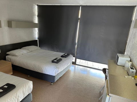 Overlander Hotel - Accommodation Great Ocean Road 1