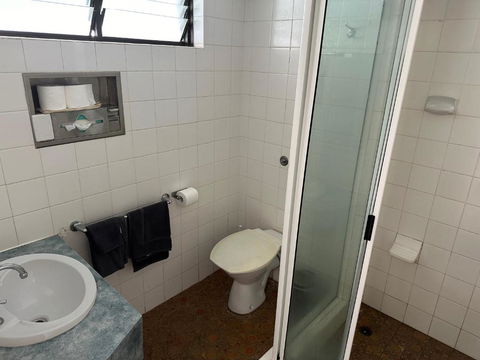 Overlander Hotel - Accommodation Great Ocean Road 3