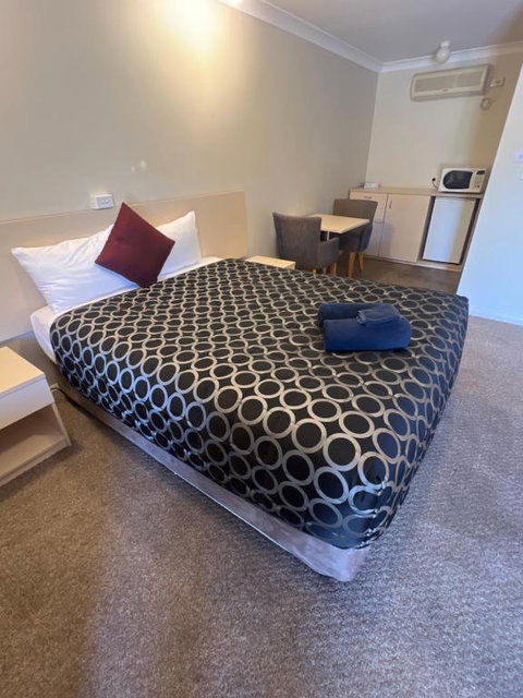 OVERLANDER MOTOR LODGE - Accommodation Great Ocean Road 1