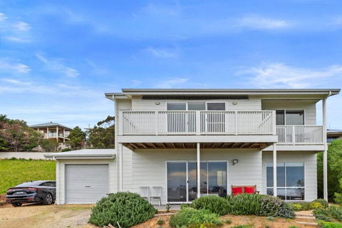 One Merino Panoramic Beach House Modern Sleeps 10 - Accommodation Great Ocean Road 0