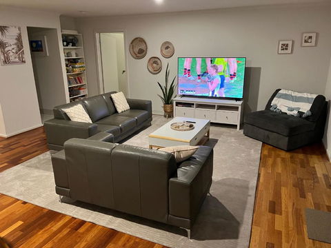 One Merino Panoramic Beach House Modern Sleeps 10 - Accommodation Great Ocean Road 1