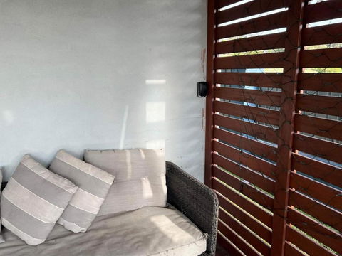 One Bedroom CBD Unit, Walk To Beaches & Cafes - Accommodation Great Ocean Road 3
