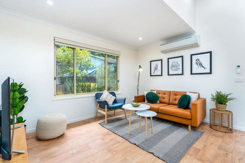 Peaceful 1BR Courtyard Unit In Quiet Dickson - Accommodation Great Ocean Road 0