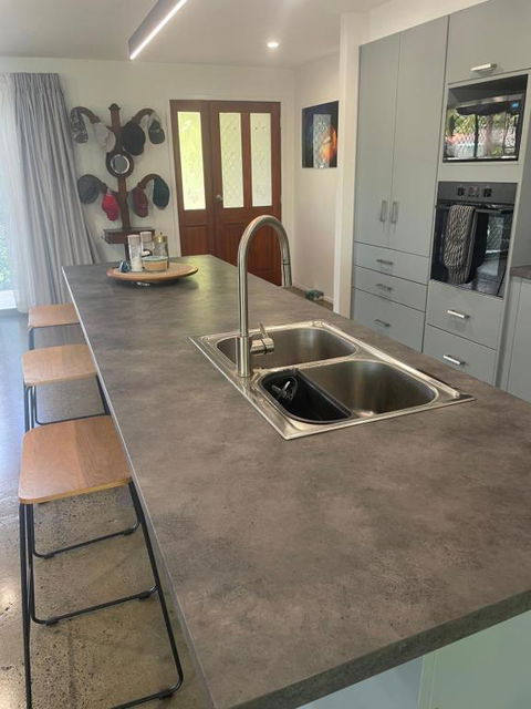 Pandanus Paradise. Newly Renovated 4 Bedroom Home - Accommodation Great Ocean Road 3