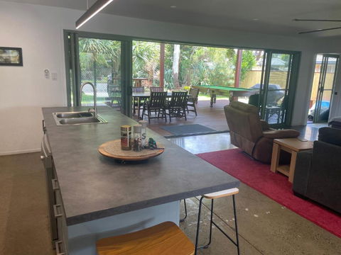 Pandanus Paradise. Newly Renovated 4 Bedroom Home - Accommodation Great Ocean Road 2