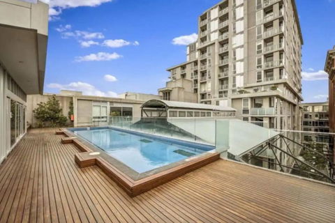 Parade Place - A Central Balcony Stay - Accommodation Great Ocean Road 2