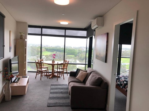 Parkview Modern Apartment W Parking @ Olympic Park - Accommodation Great Ocean Road 1