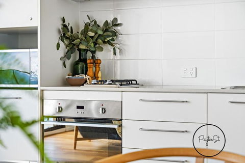Perfect Penthouse - WiFi Included - Accommodation Great Ocean Road 2
