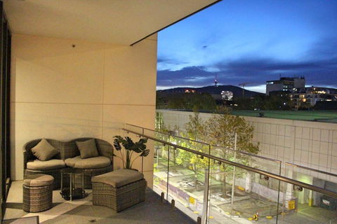 Perfectly Located Modern Apartment - Canberra CBD - Accommodation Great Ocean Road 0