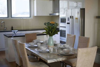 Perfectly Modern Living Home In Burwood with Accommodation Great Ocean Road