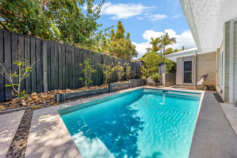 Pet Friendly Holiday Home With Pool On Alex - Accommodation Great Ocean Road 1