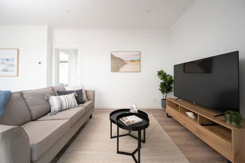 PIPER Modern Home Walk To Beach Shops Parks - Accommodation Great Ocean Road 1