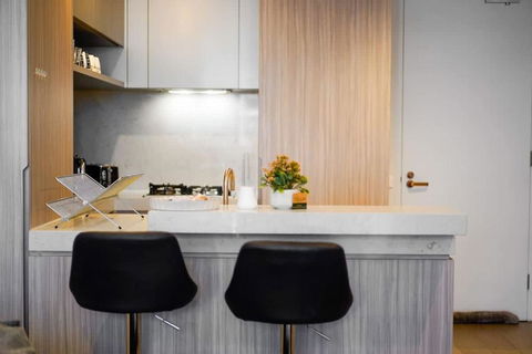 PM Residences - Modern Luxury 2BR Apt W Parking - Accommodation Great Ocean Road 2