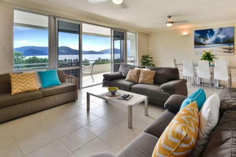 Poinciana Lodges - Ocean Views - Accommodation Great Ocean Road 2
