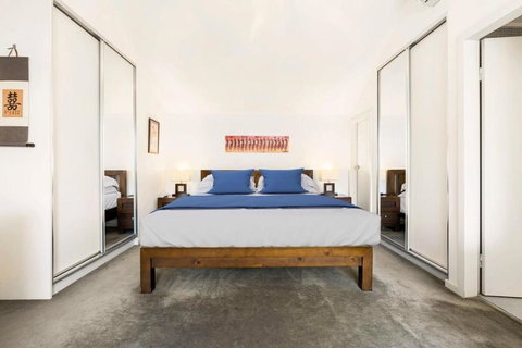 Poolside Apartment Opposite Redfern Park - Accommodation Great Ocean Road 2