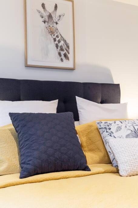 PORT MELBOURNE - A Stay At The Bay - Accommodation Great Ocean Road 3