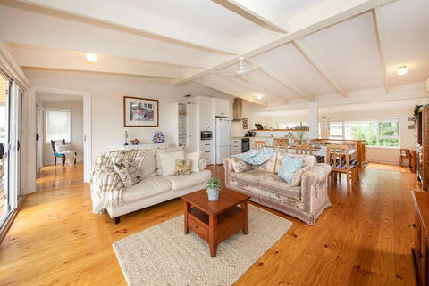 PORT WILLUNGA DREAMING A Beach Front Experience - Accommodation Great Ocean Road 1