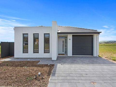 Putters Paradise 25-30 Troon Drive - Accommodation Great Ocean Road 0