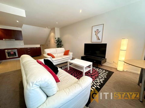 Pretty Penthouse - Close To ANU - Accommodation Great Ocean Road 0