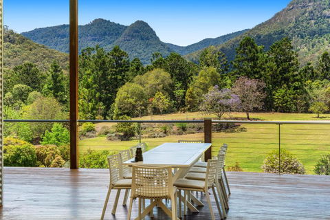 Private Luxury In The Mountains With Running Creek - Accommodation Great Ocean Road 3